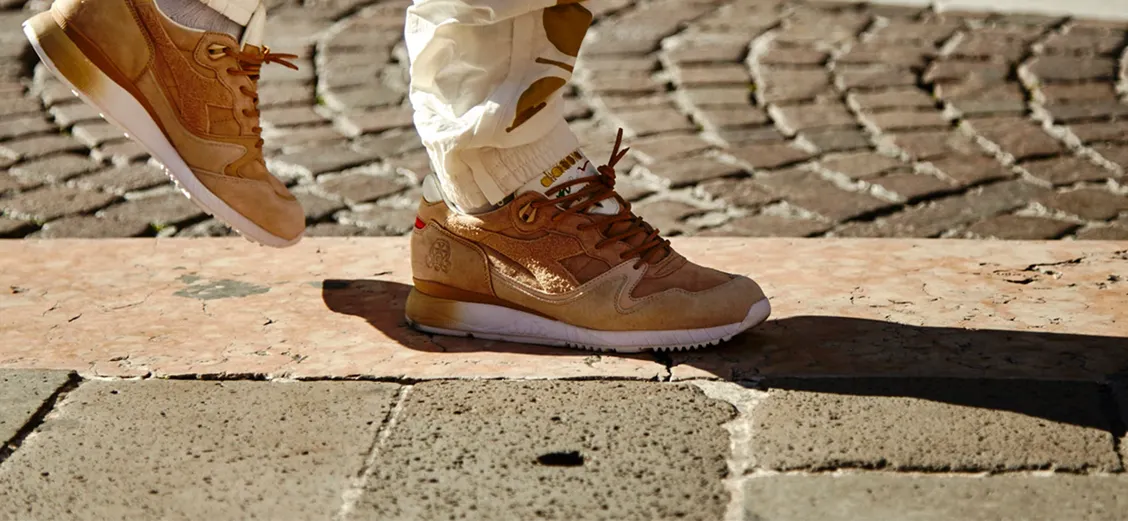 Diadora × Footpatrol V7000: кофе с молоком