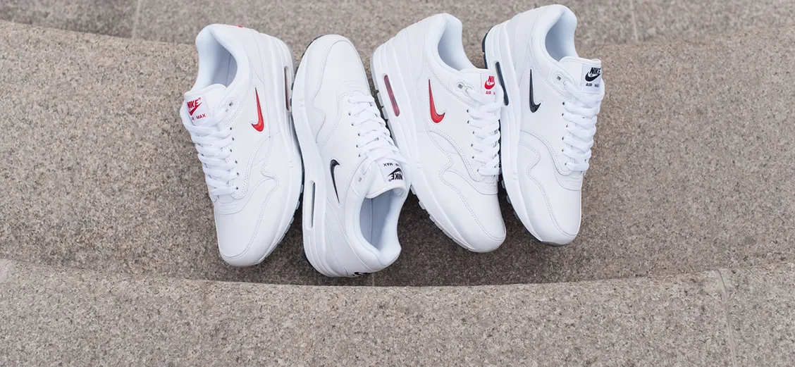 Nike Air Max 1 Premium SC: минимализм по учебнику