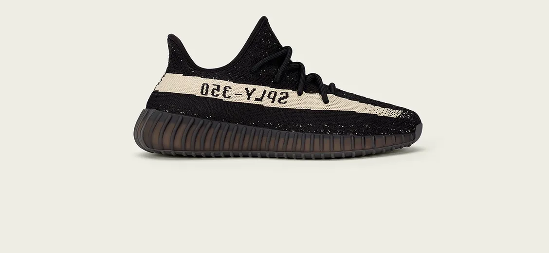 adidas Originals YEEZY BOOST 350 V2: Чёрное/Белое