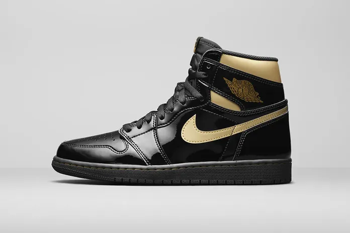Air Jordan 1 High OG Black/Metallic Gold