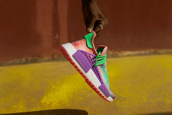 adidas Originals × Pharrell Williams Hu Holi: фестиваль красок