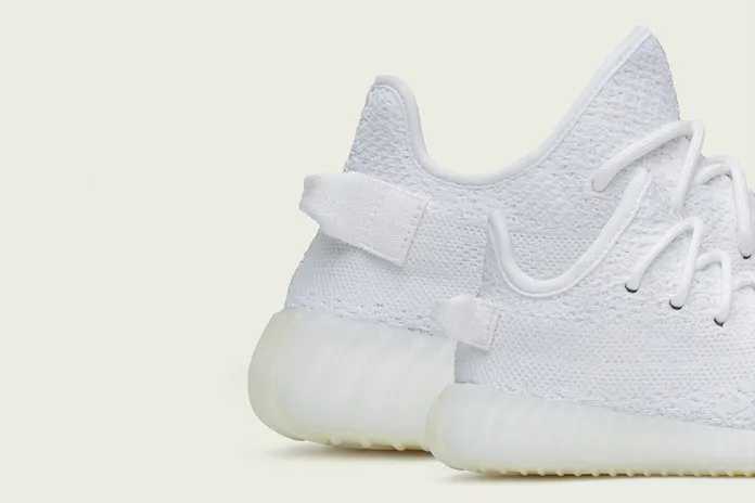 adidas Originals YEEZY BOOST 350 V2: молочно-белый