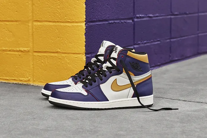 Air Jordan 1 × Nike SB LA to Chicago