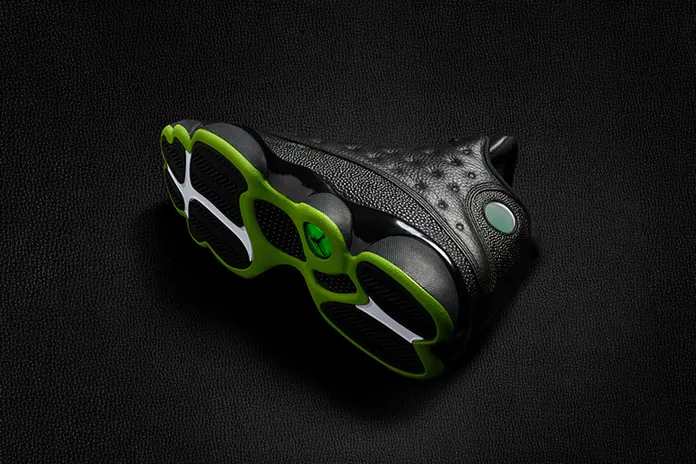 Air Jordan 13 Retro: зелёные акценты