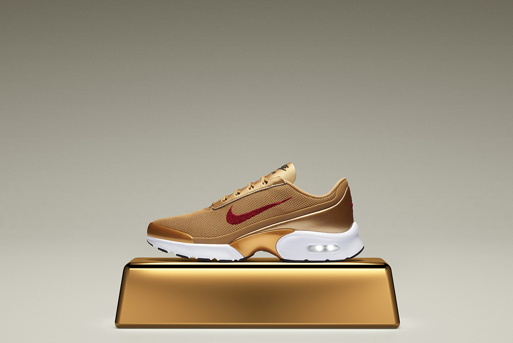 Nike Air Max Metallic Gold: четыре силуэта в одной расцветке