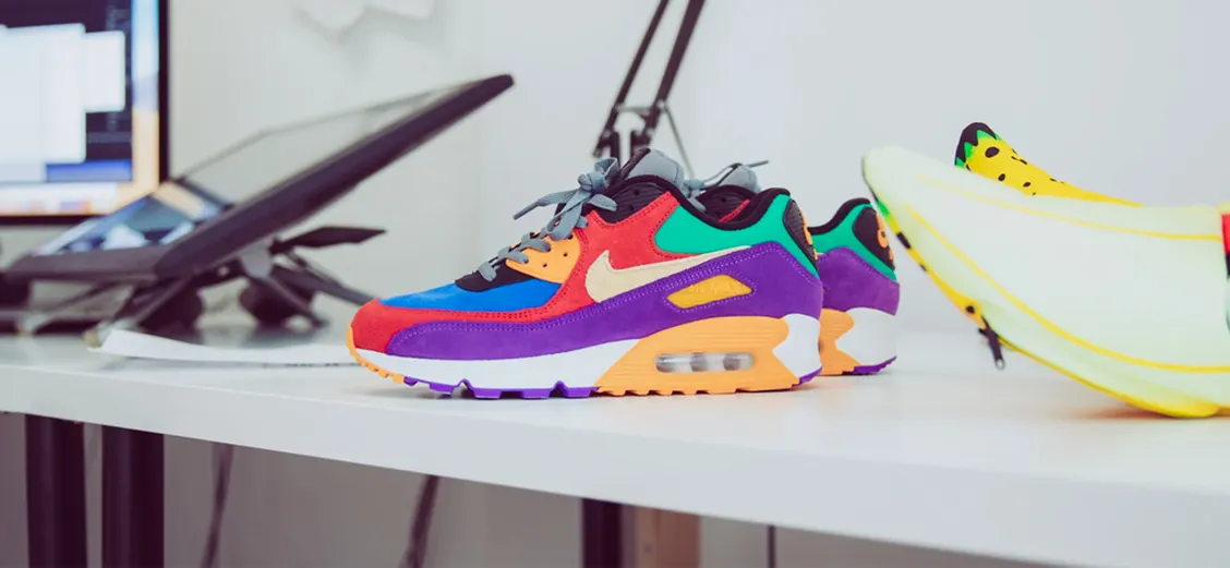 Nike Air Max 90 Viotech: буйство красок
