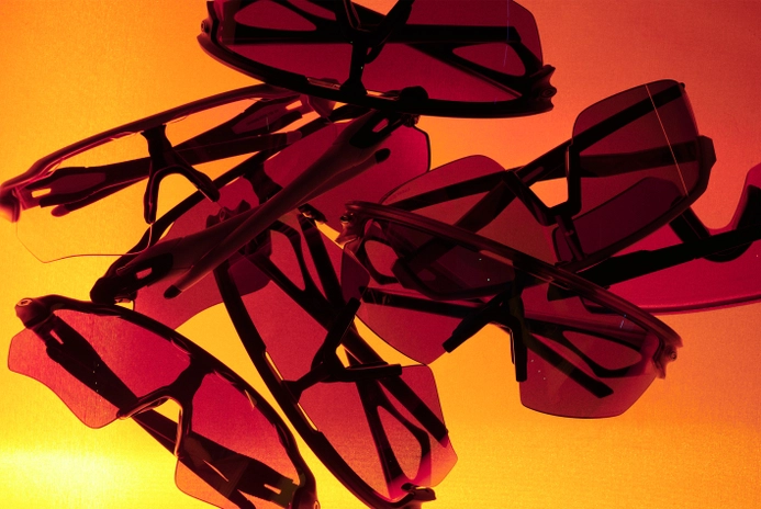 Oakley: динамичная оптика