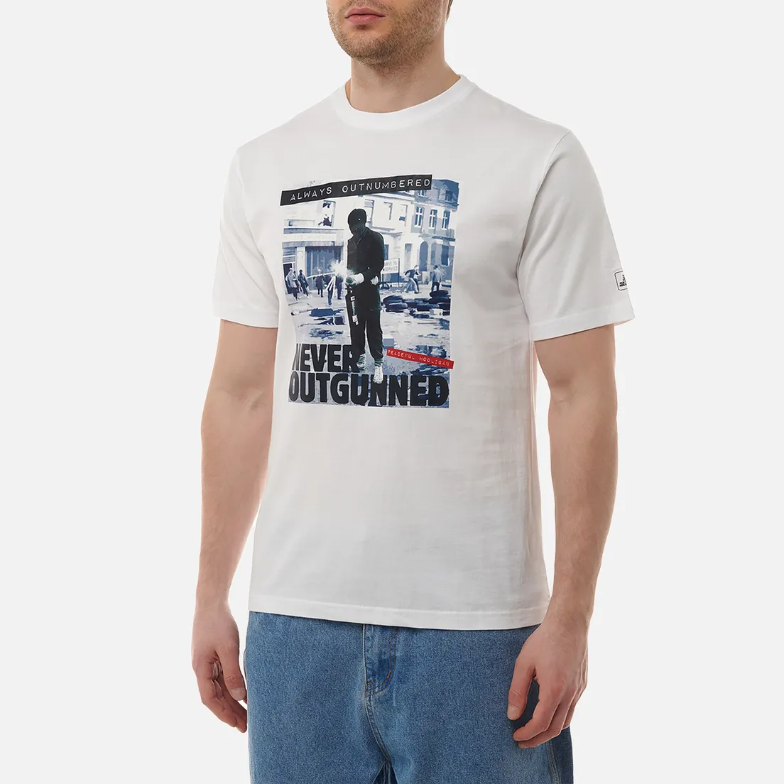 Peaceful Hooligan Мужская футболка Never Outgunned