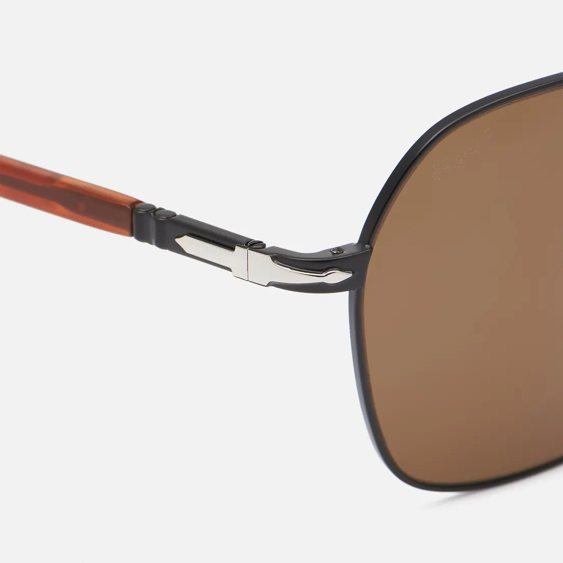 Persol Солнцезащитные очки PO2483S Polarized