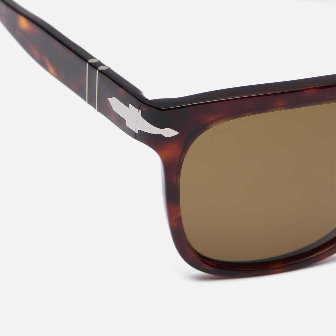 Persol Солнцезащитные очки PO3323S Polarized