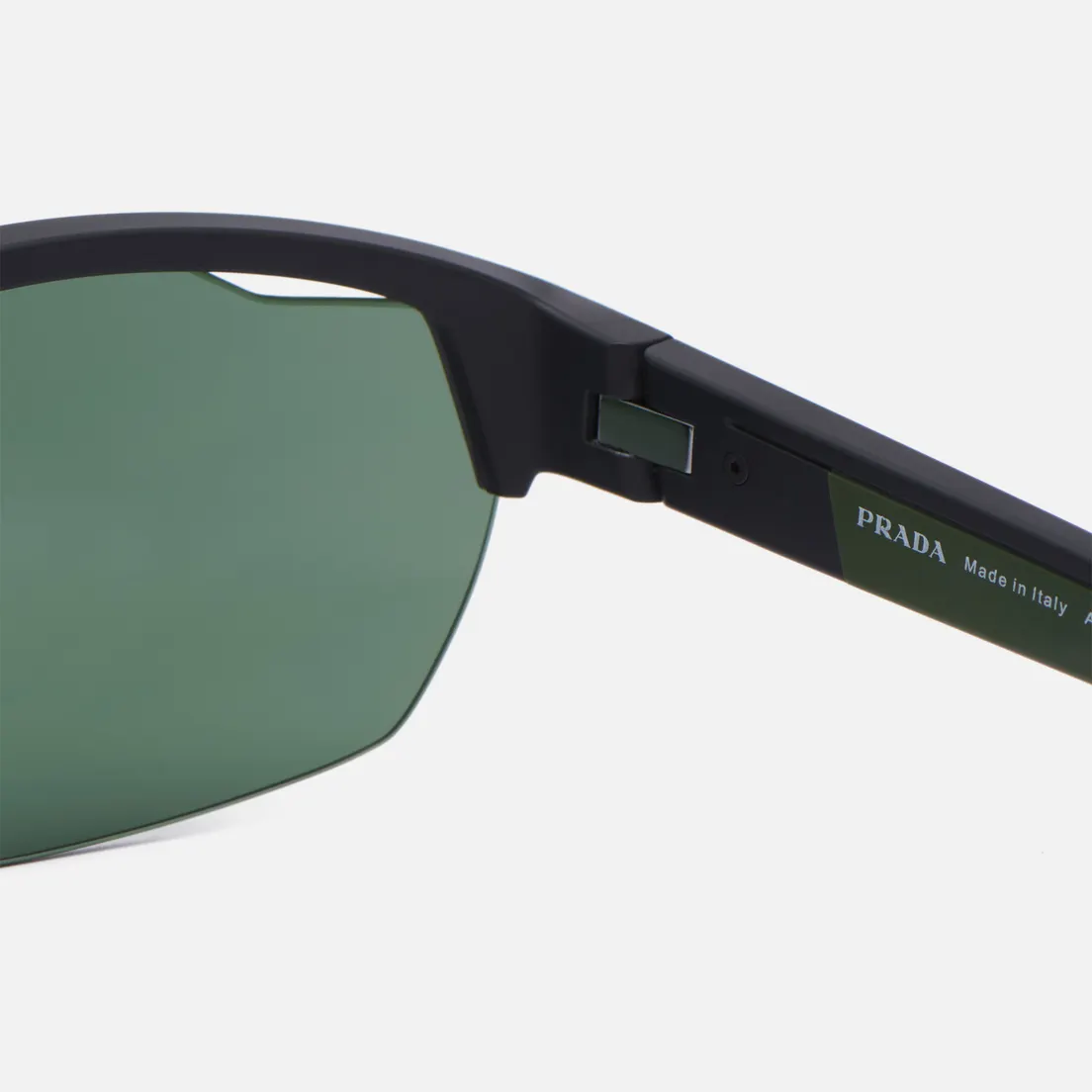 Prada Linea Rossa Солнцезащитные очки 03YS 18G06U