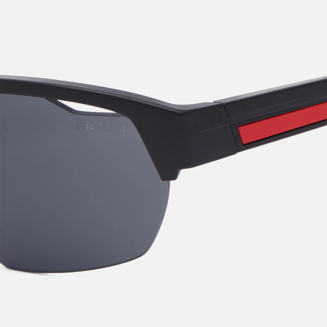 Prada Linea Rossa Солнцезащитные очки 03YS 1BO06F