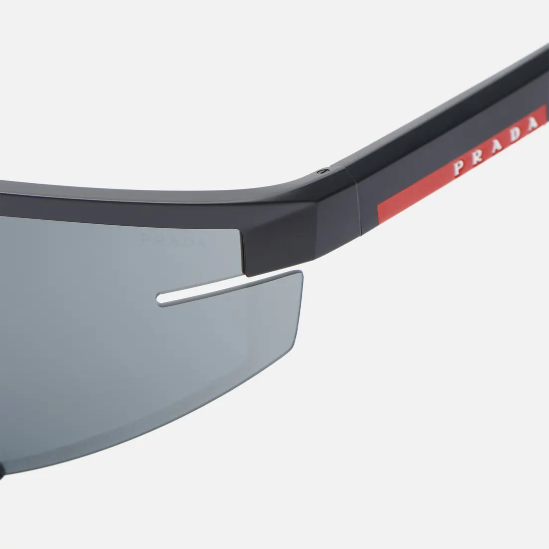 Prada Linea Rossa Солнцезащитные очки 03ZS 1BO06F