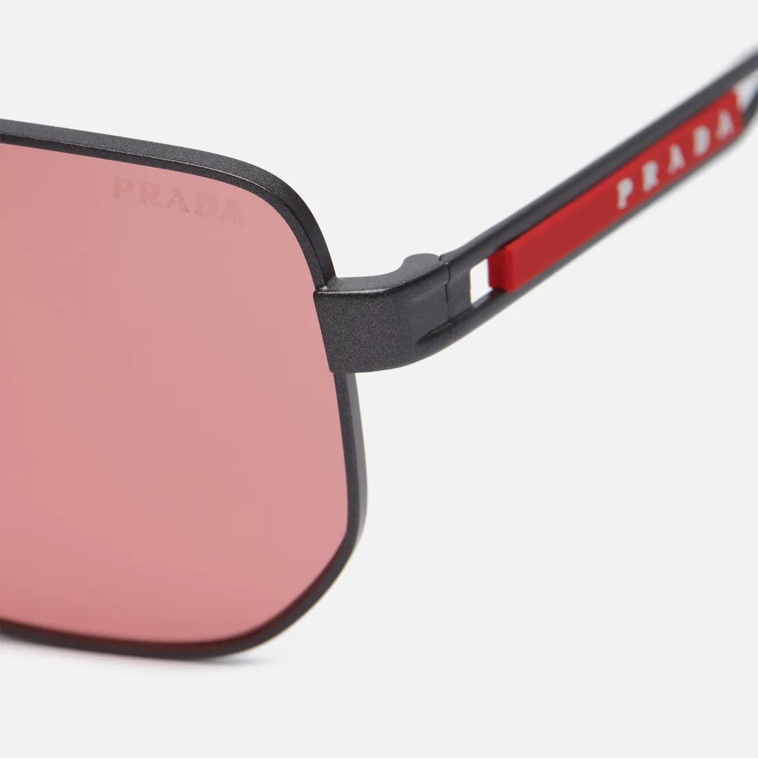 Prada Linea Rossa Солнцезащитные очки 51ZS 15P20B