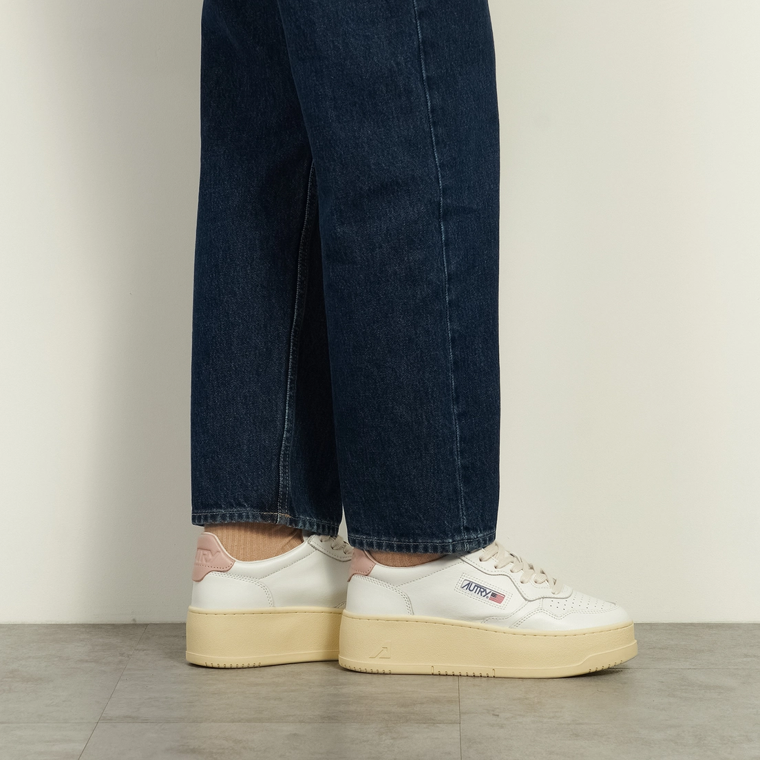 Autry Женские кроссовки Platform Low