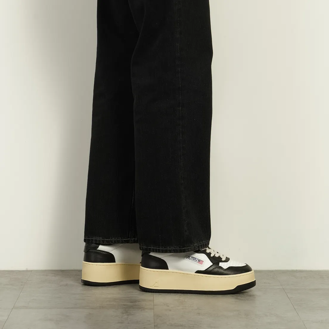 Autry Женские кроссовки Platform Low SL