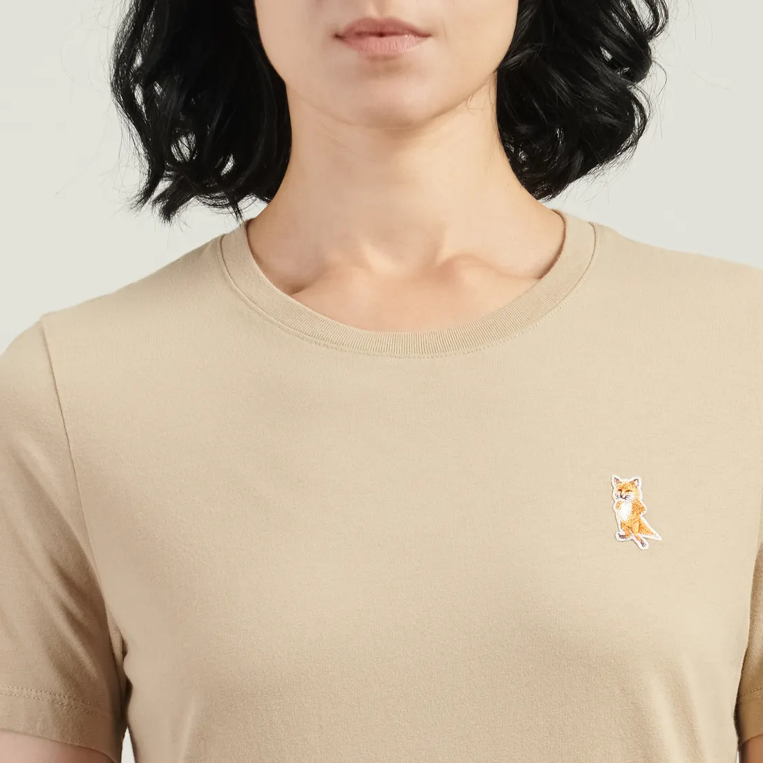 Maison Kitsune Женская футболка Lady Fox Regular
