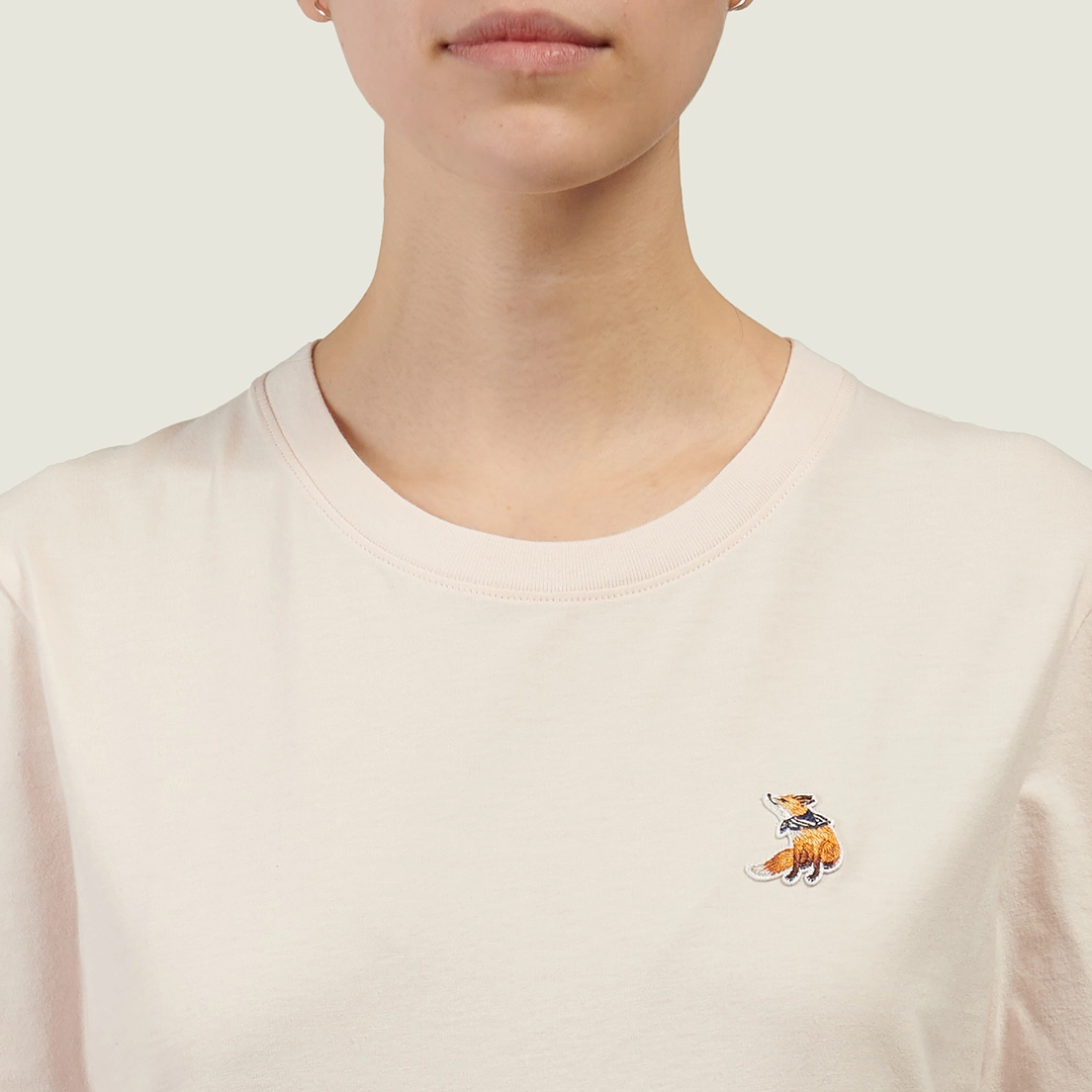 Maison Kitsune Женская футболка Dreaming Fox Regular