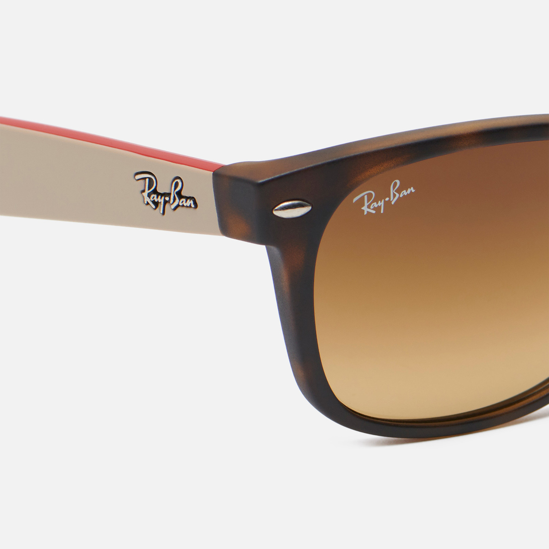 Солнцезащитные очки Ray Ban New Wayfarer Bicolor Rb2132 618185 