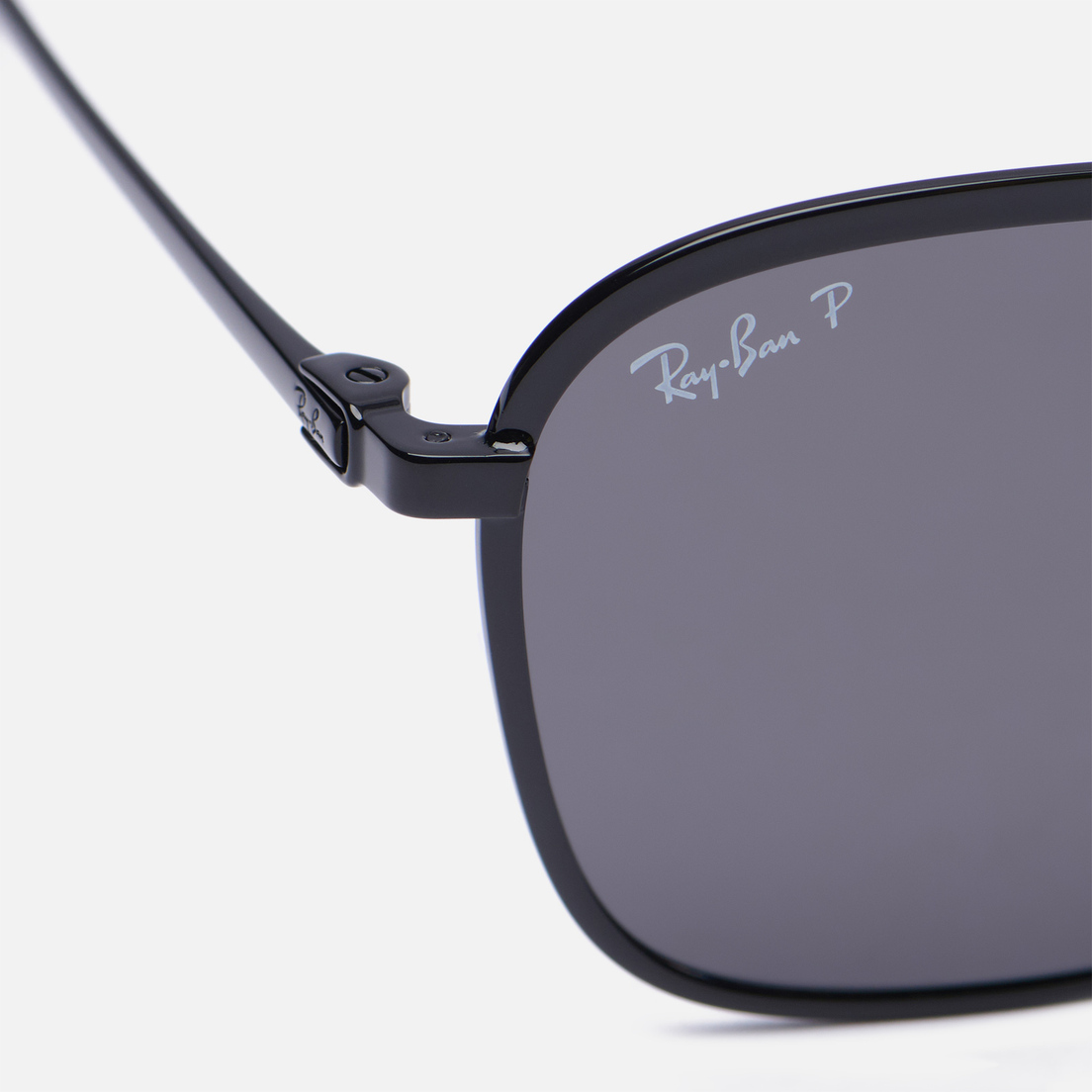 Ray-Ban Солнцезащитные очки RB3720 Polarized