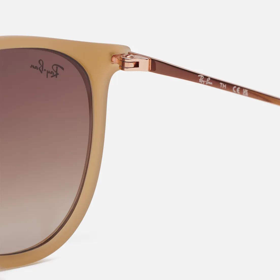 Ray-Ban Солнцезащитные очки Erika Classic