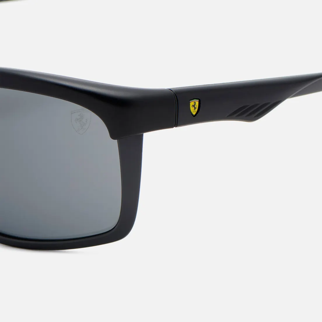 Ray-Ban Солнцезащитные очки x Scuderia Ferrari RB4363M