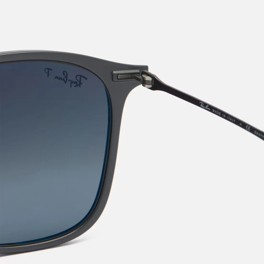Ray-Ban Солнцезащитные очки RB8353 Polarized