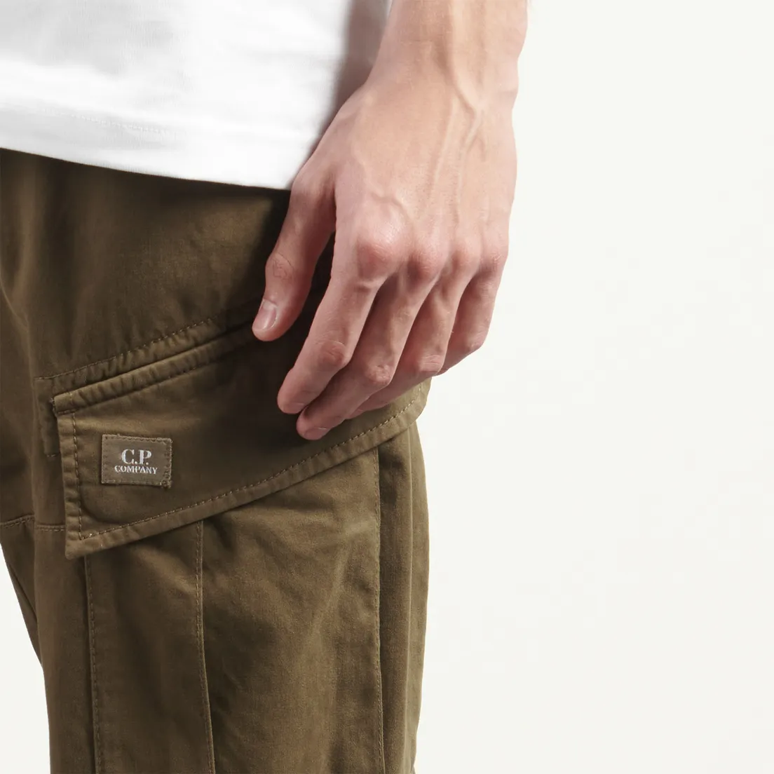 C.P. Company Мужские брюки Stretch Sateen Ergonomic Cargo Logo Pocket