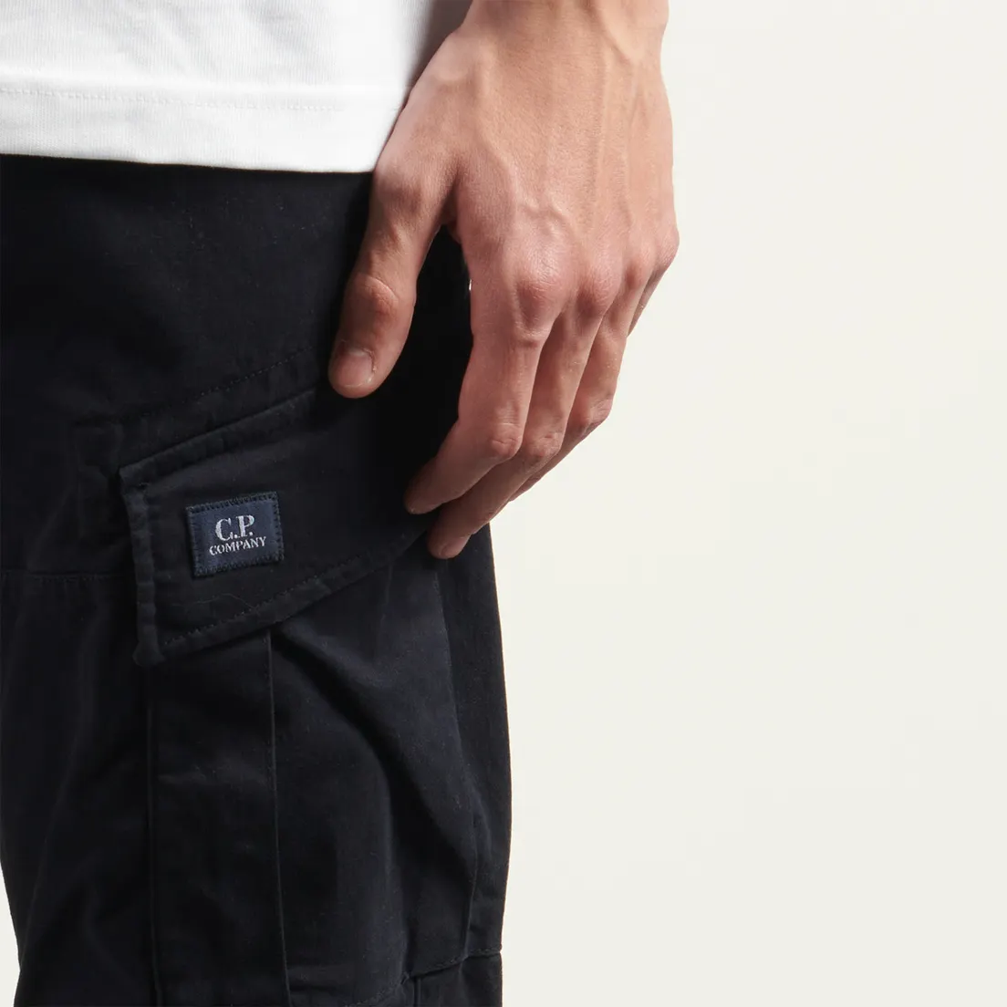 C.P. Company Мужские брюки Stretch Sateen Ergonomic Cargo Logo Pocket