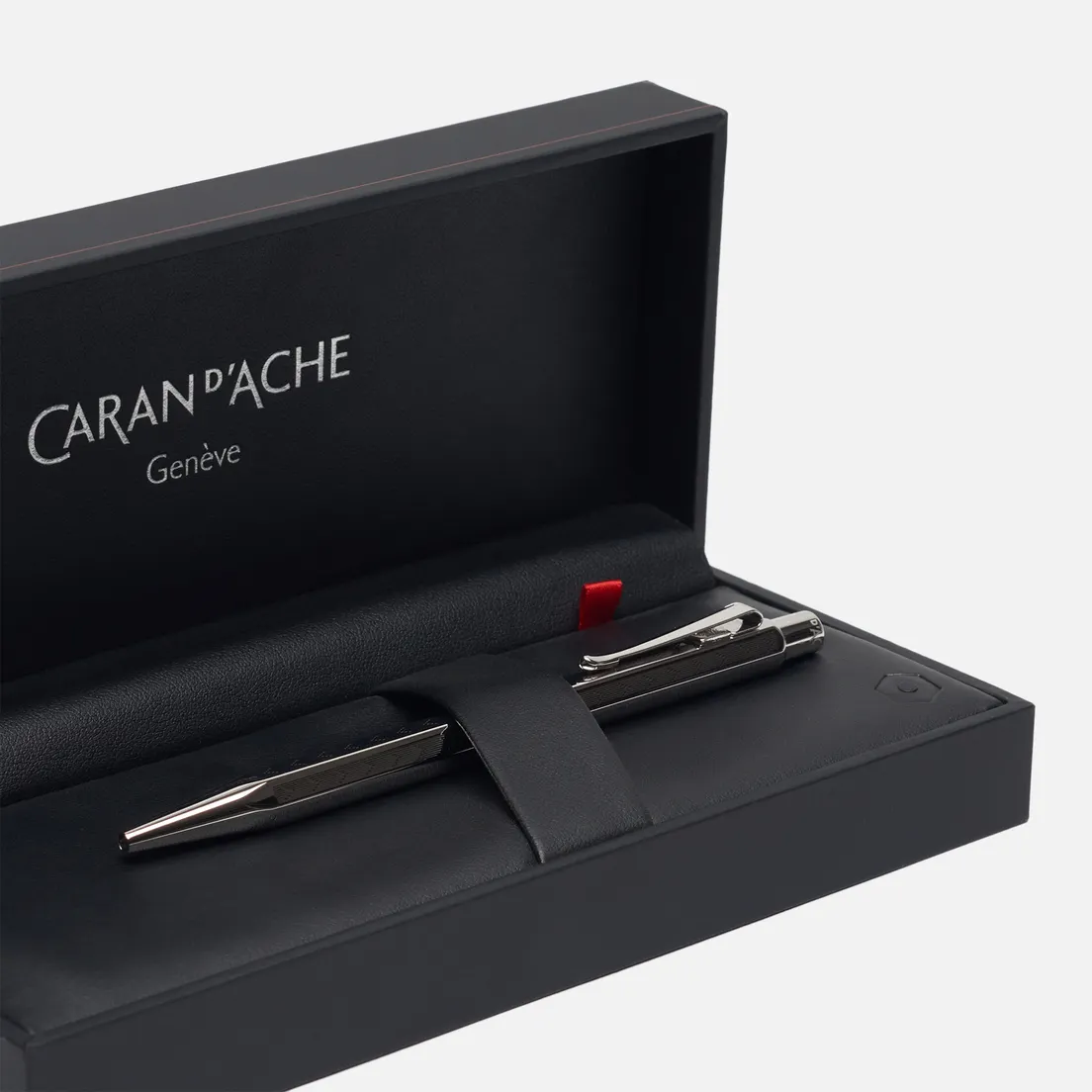 Caran d'Ache Ручка Ecridor Chevron PP 890