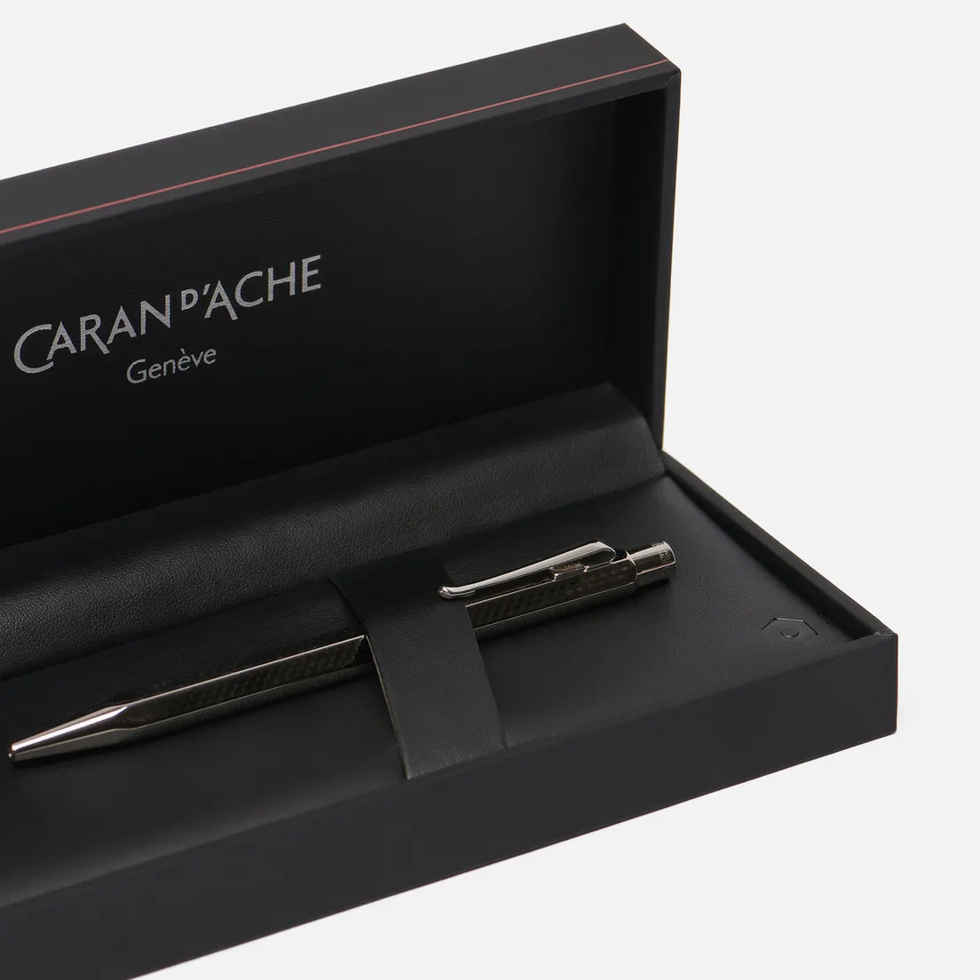 Caran d'Ache Ручка Ecridor Cubrik 890