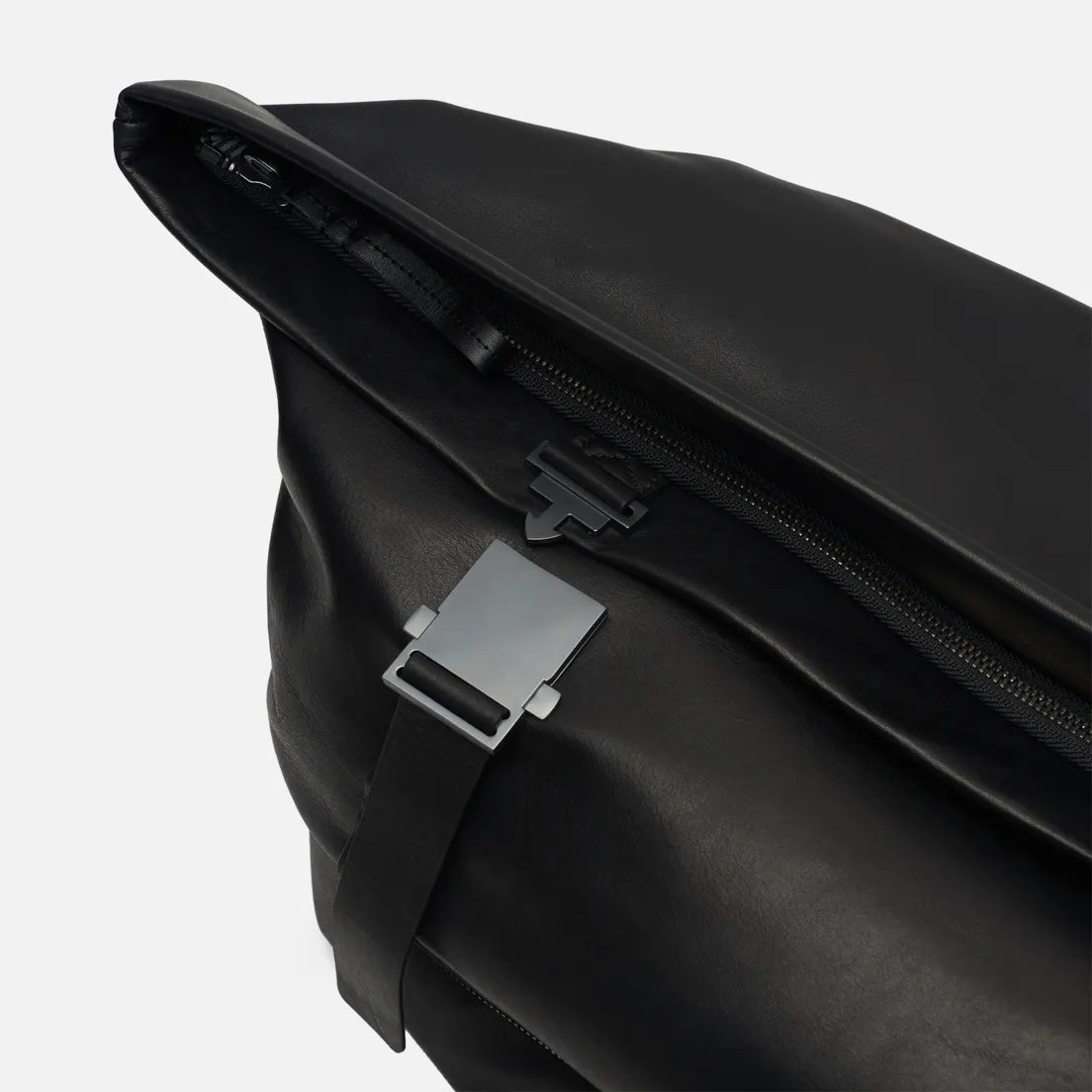Cote&Ciel Рюкзак Isar Medium Alias Cowhide Leather