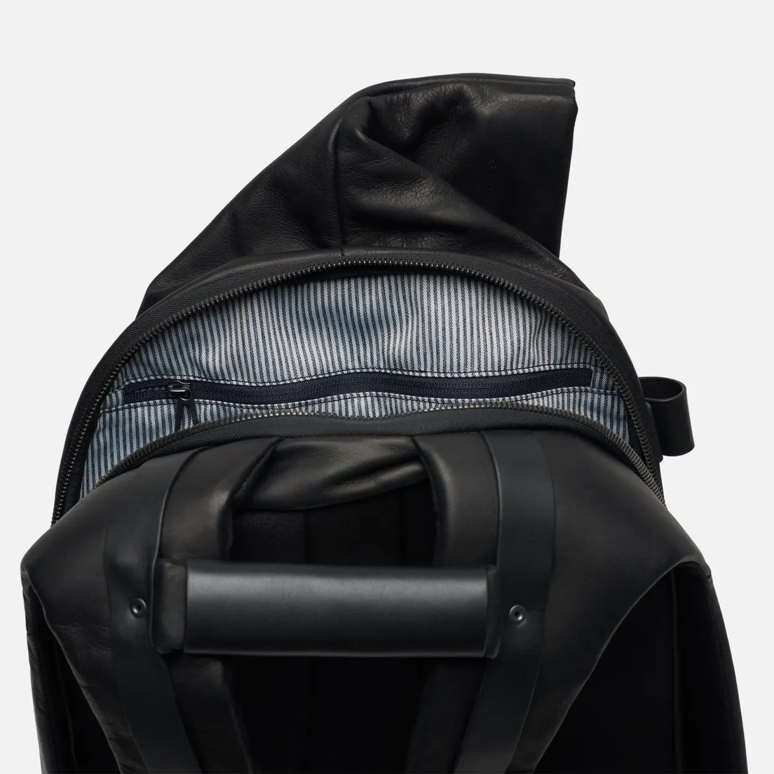 Cote&Ciel Рюкзак Isar Medium Alias Cowhide Leather