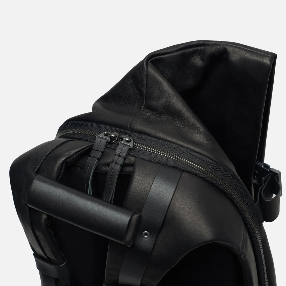 Cote&Ciel Рюкзак Isar Medium Alias Cowhide Leather