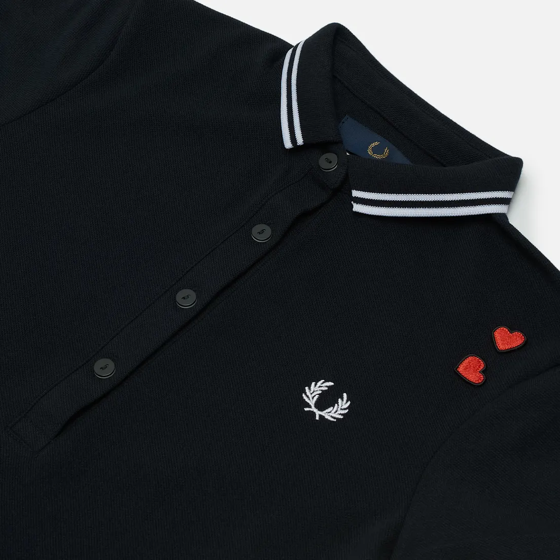 Fred Perry Женское поло x Amy Winehouse Embroidered Love Hearts