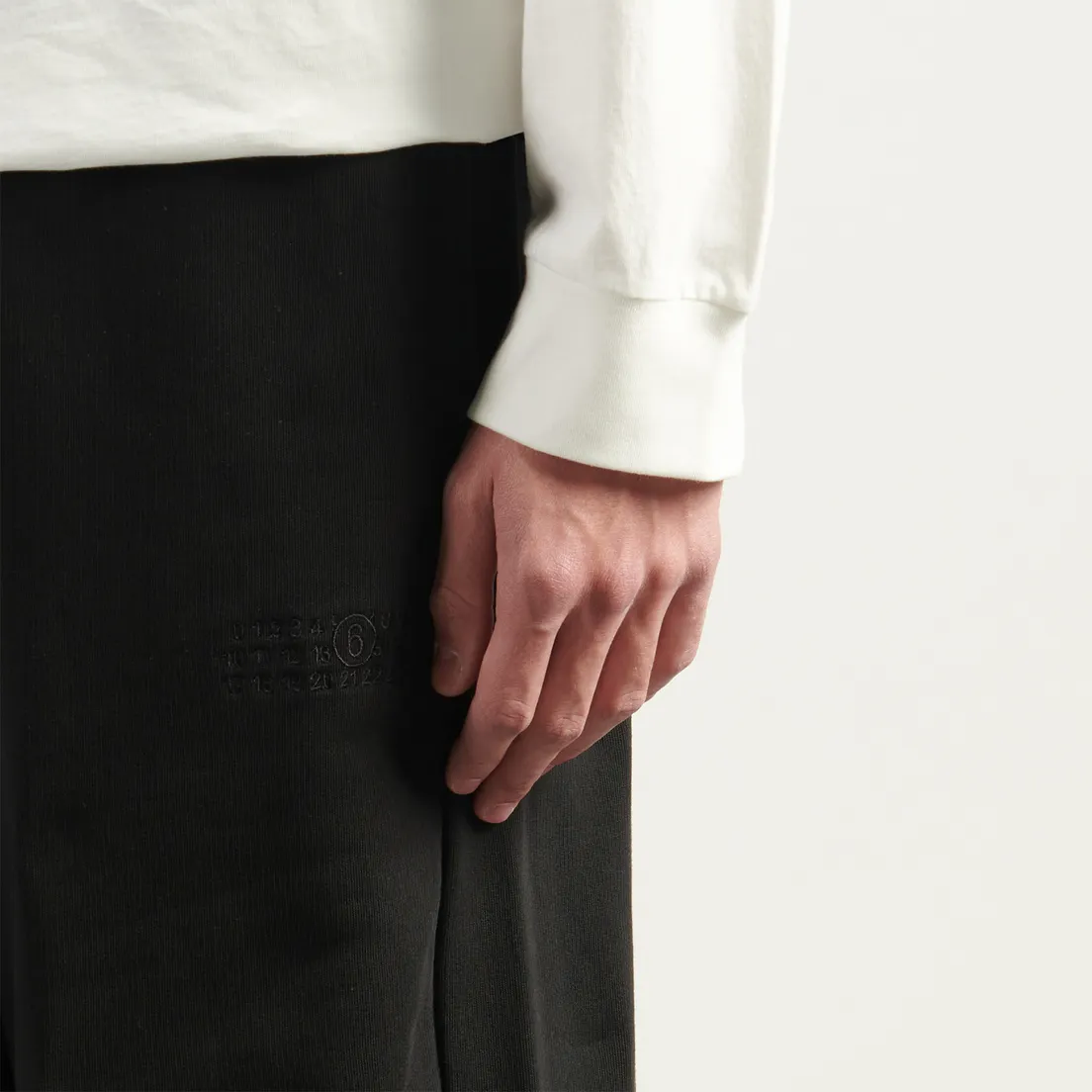 Maison Margiela MM6 Мужские брюки Numeric Tonal Embroidered Wide