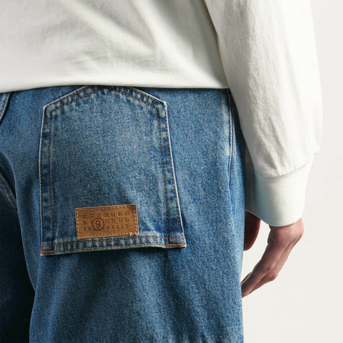 Maison Margiela MM6 Мужские джинсы Wide Inverted Back Pocket