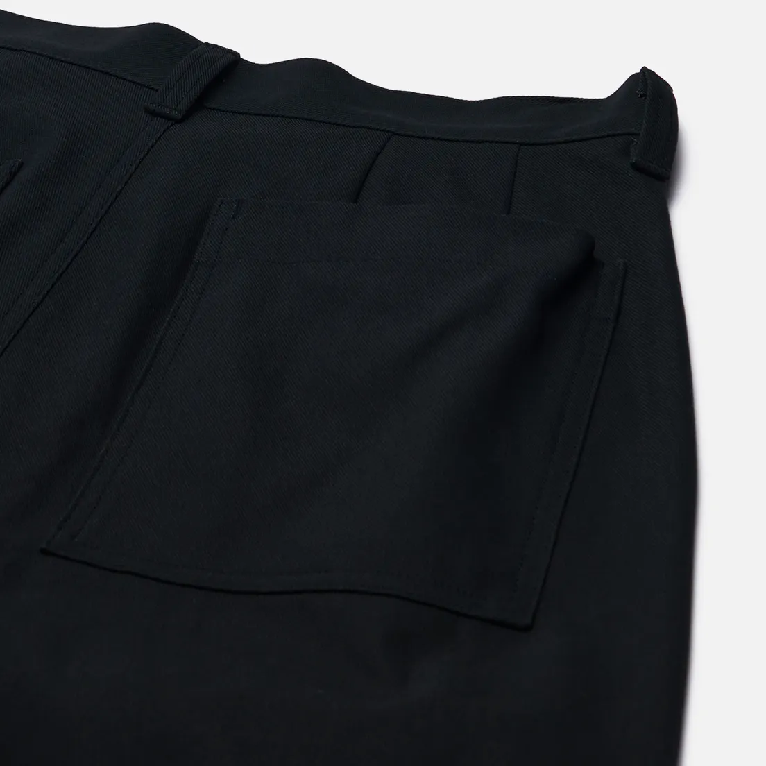SOPHNET. Мужские брюки High Twisted Washer Cotton Serge 1Tuck Wide Tapered