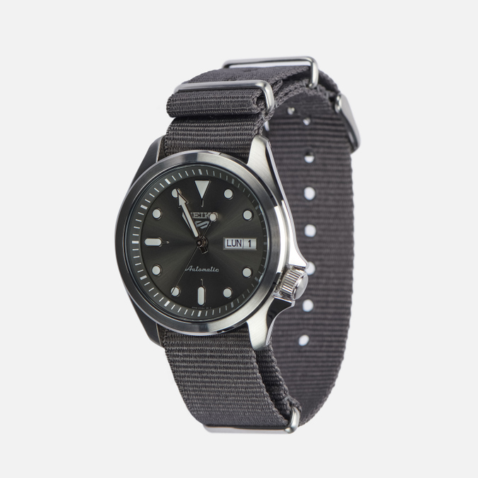 Наручные часы Seiko, цвет серый, размер UNI SRPE61K1S SRPE61K1S Seiko 5 Sports - фото 2