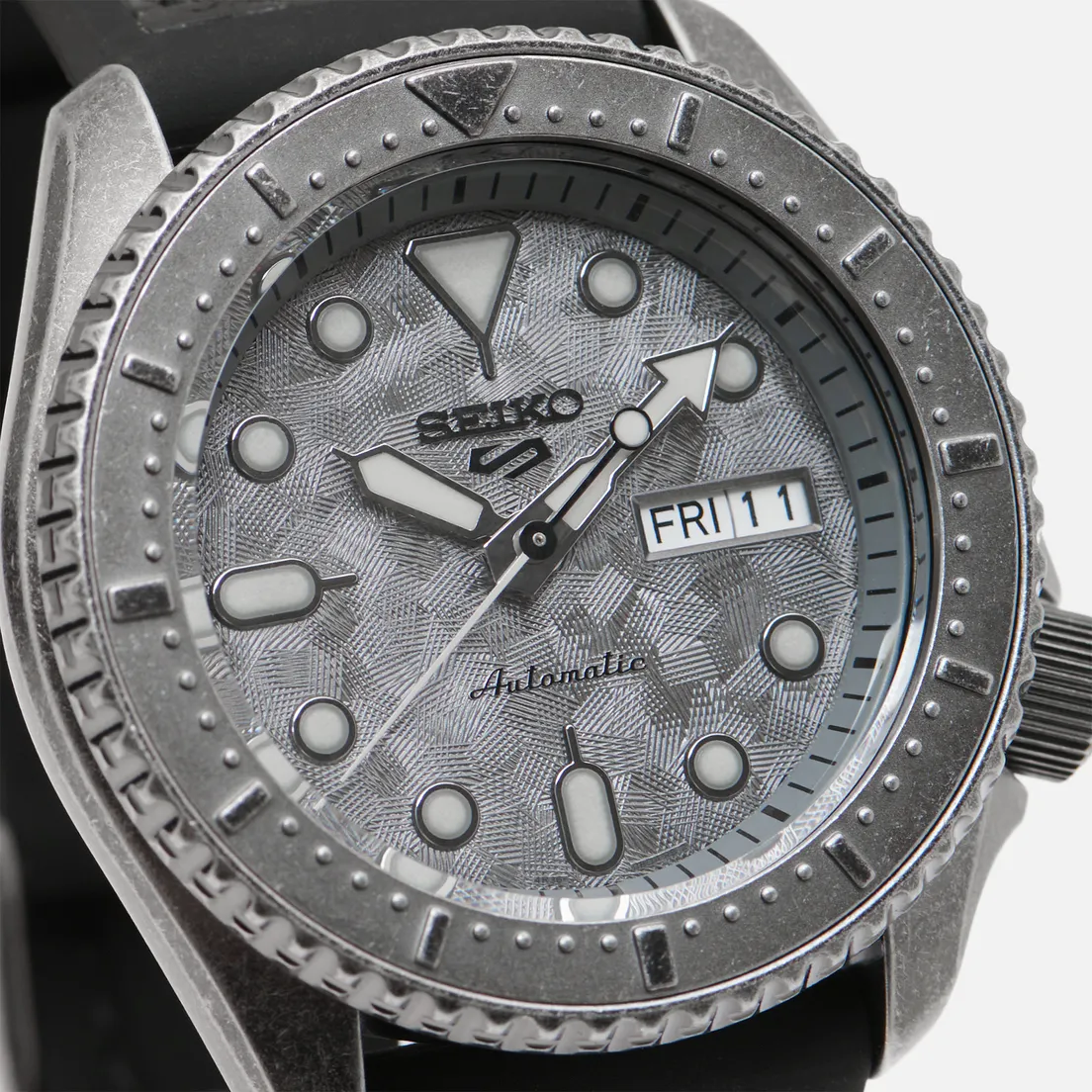 Seiko Наручные часы SRPE79K1S Seiko 5 Sports