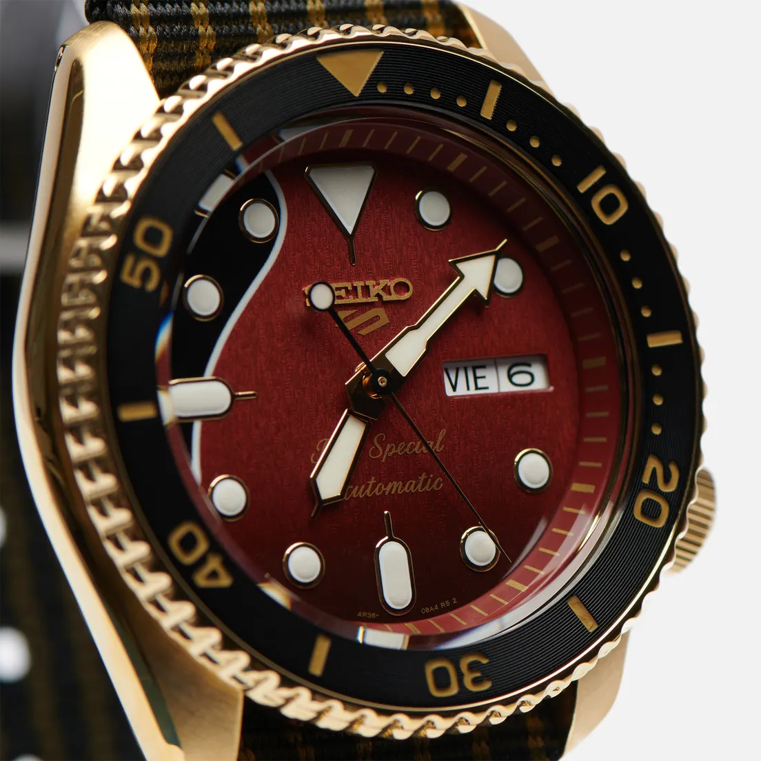Seiko Наручные часы x Brian May SRPH80K1S Seiko 5 Sports Limited Edition