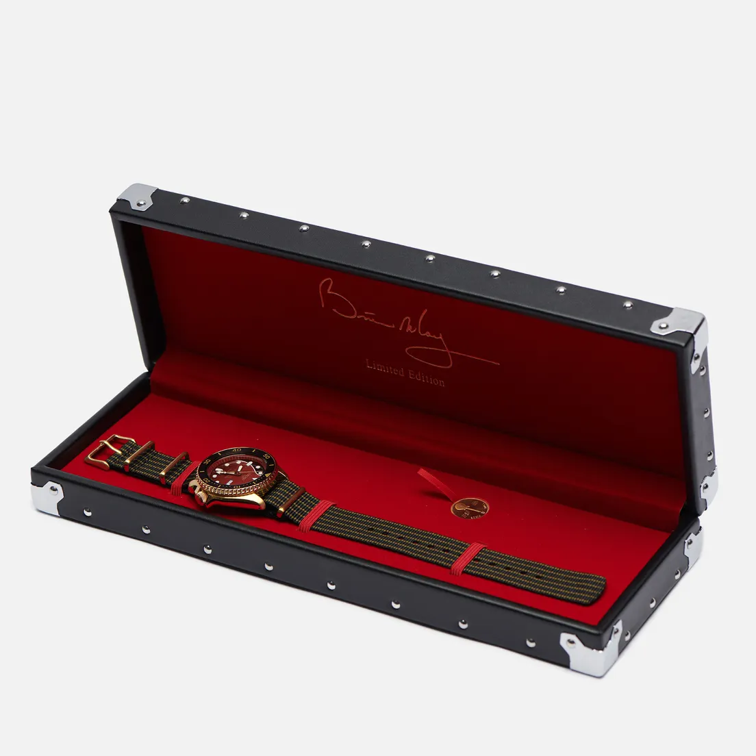 Seiko Наручные часы x Brian May SRPH80K1S Seiko 5 Sports Limited Edition
