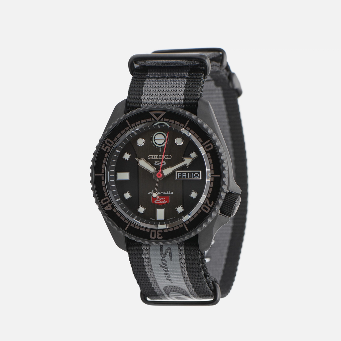 Seiko Наручные часы 5 Sports SRPJ75K1