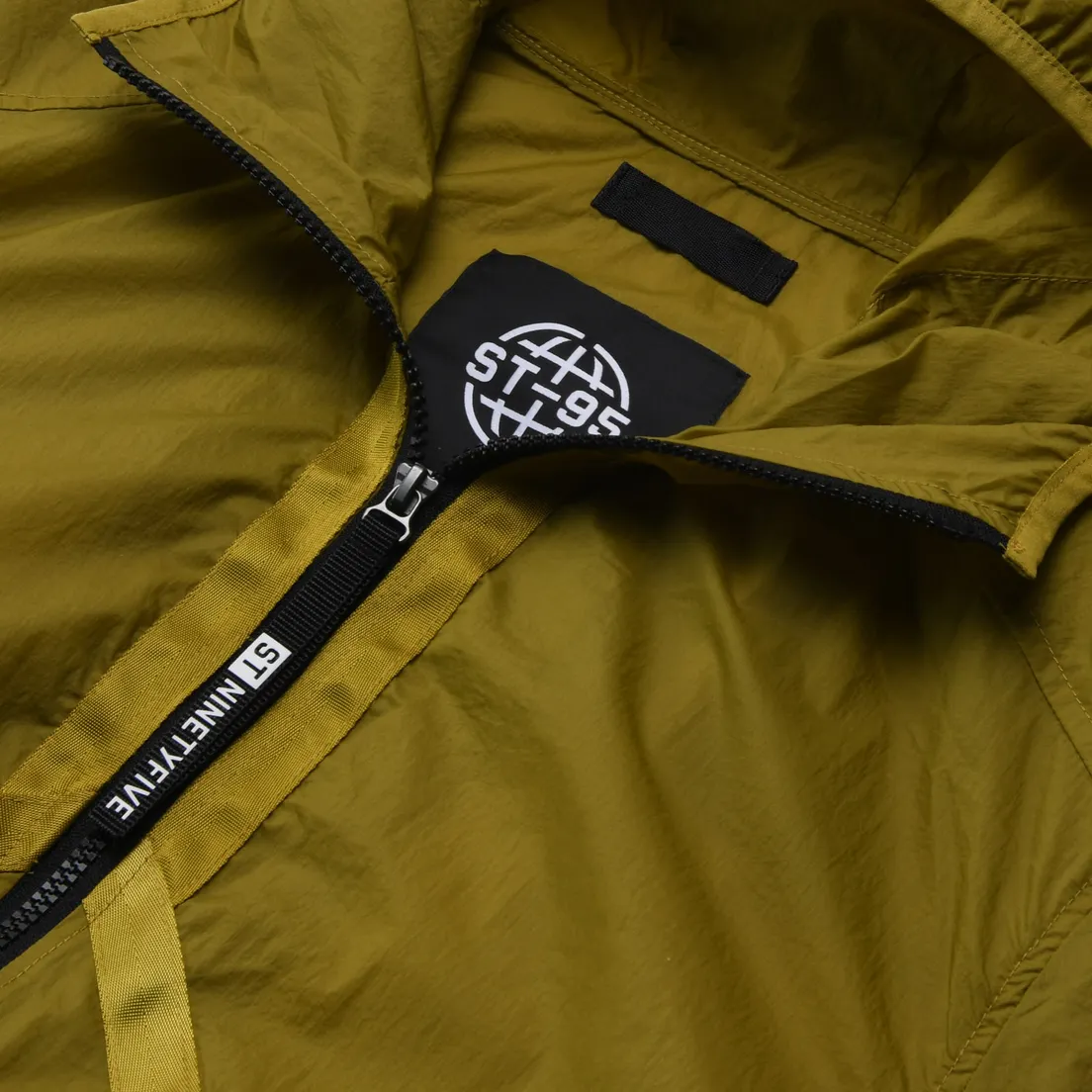ST-95 Мужская куртка ветровка Helio Hooded