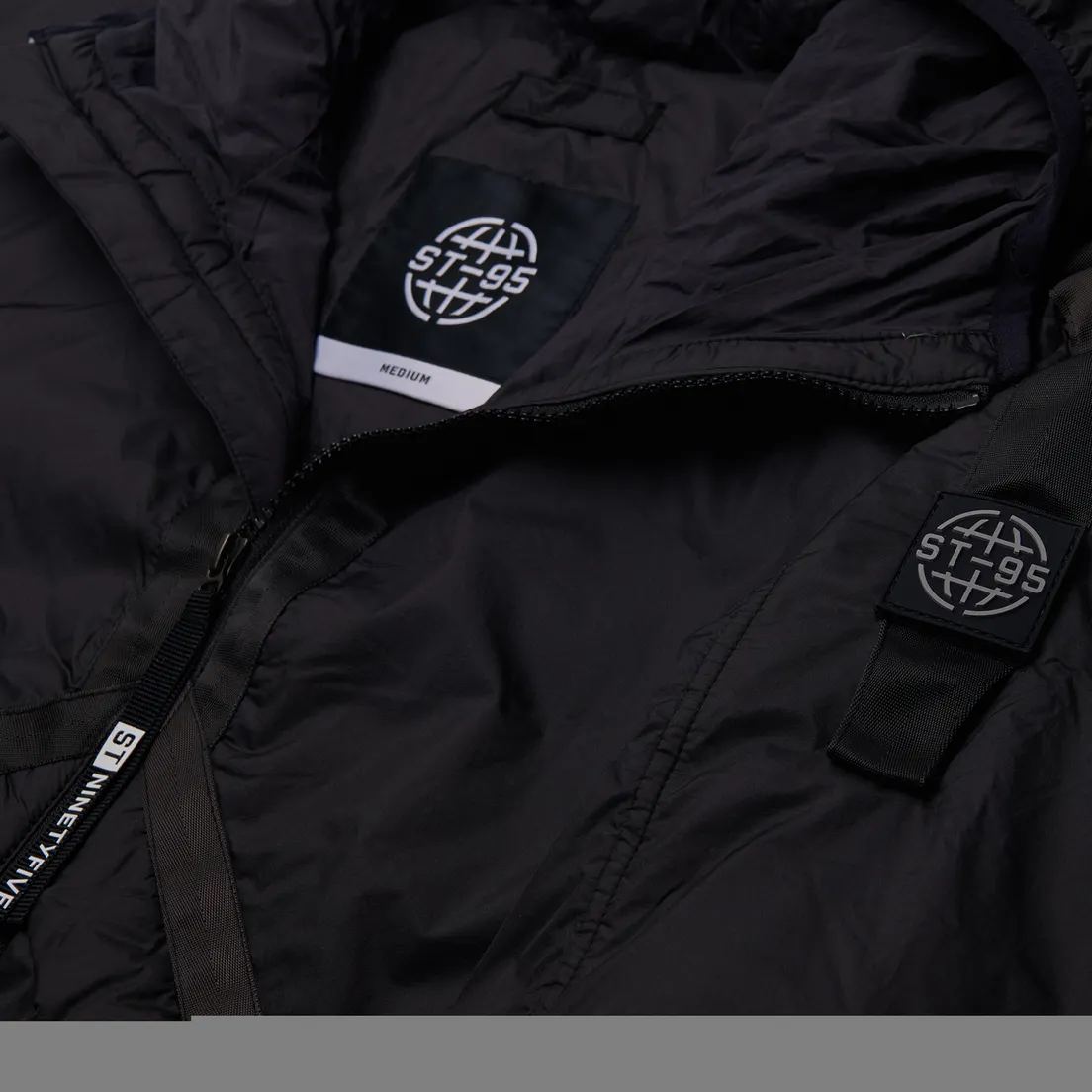 ST-95 Мужская куртка ветровка Helio Hooded Padded Blouson