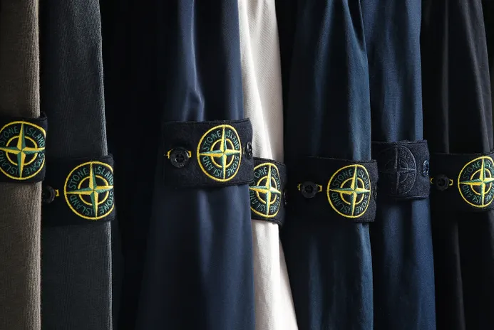 Stone Island: архитектура тканей и городская динамика