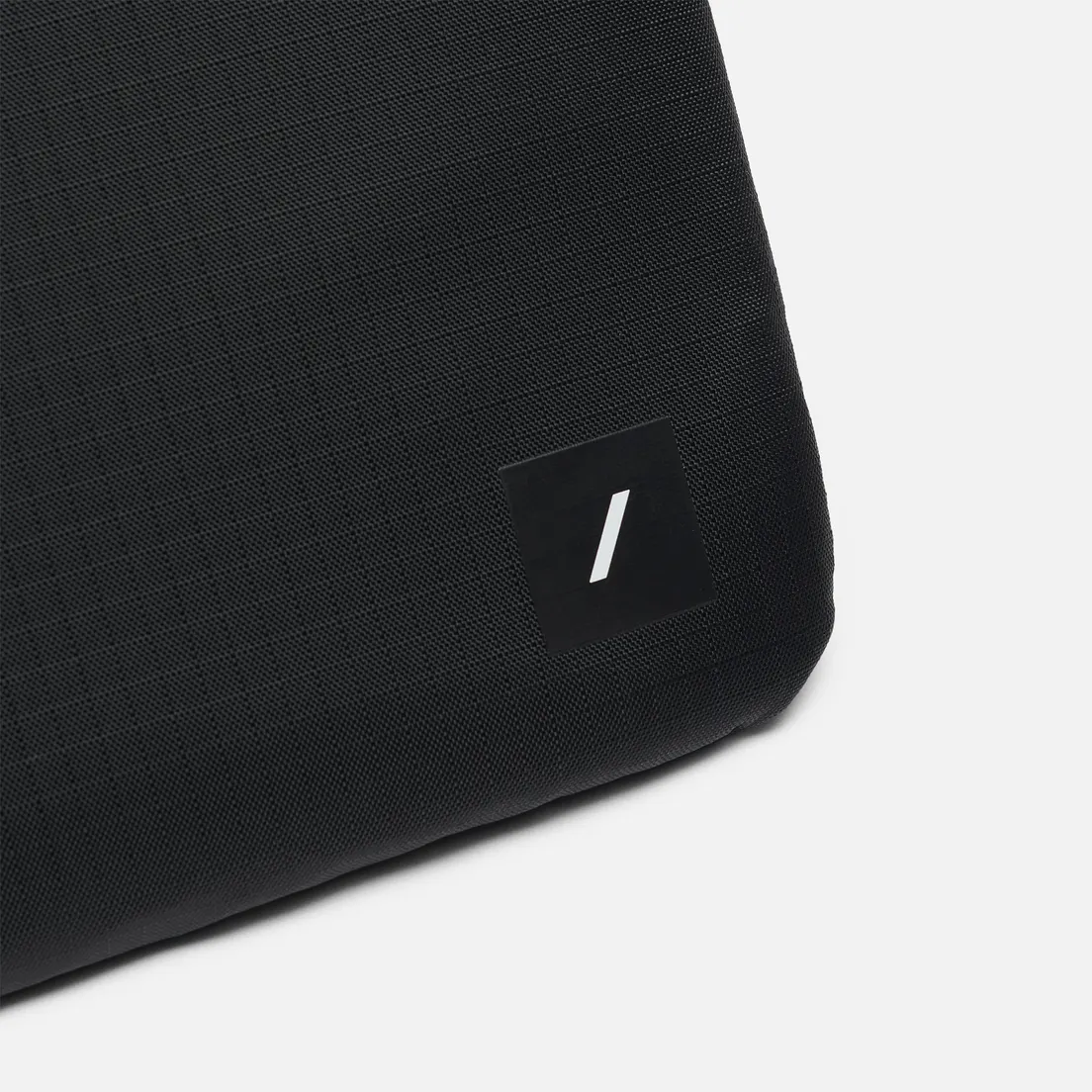 Native Union Чехол Stow Ultralight Sleeve MacBook 16