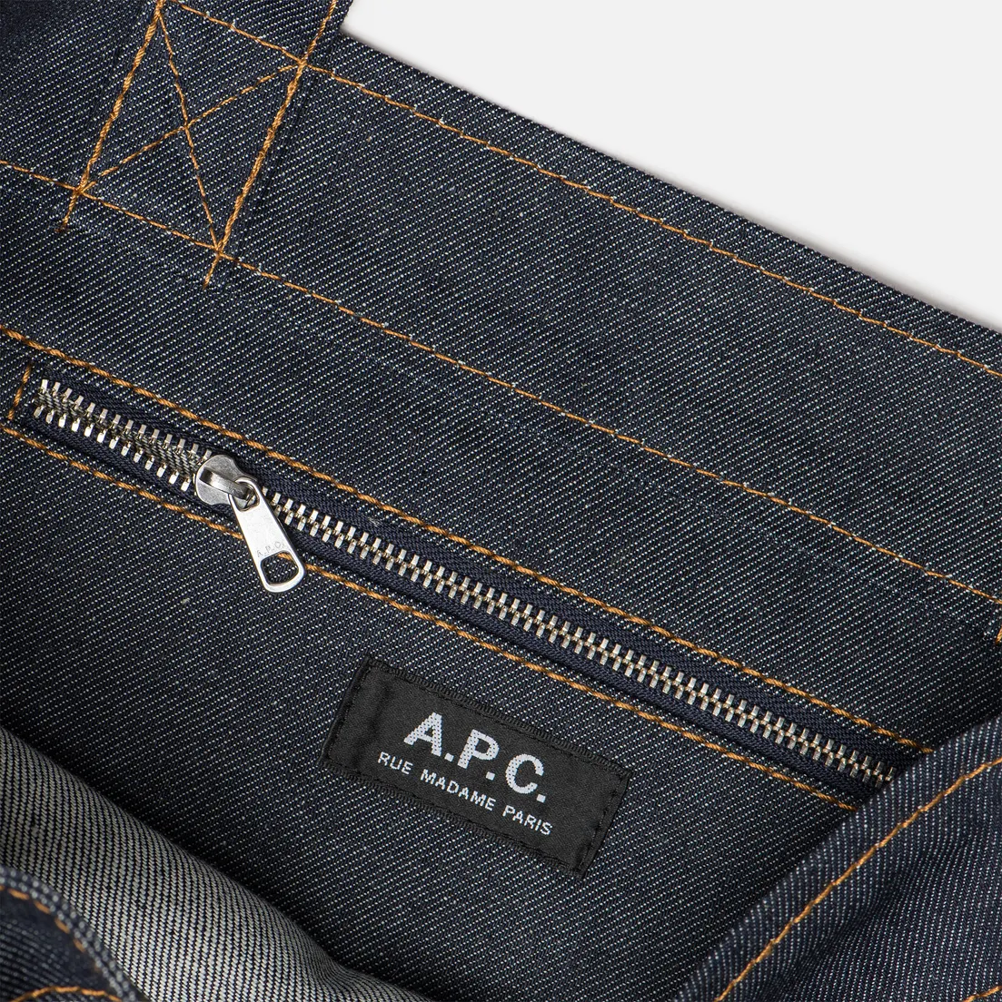 A.P.C. Сумка Axel