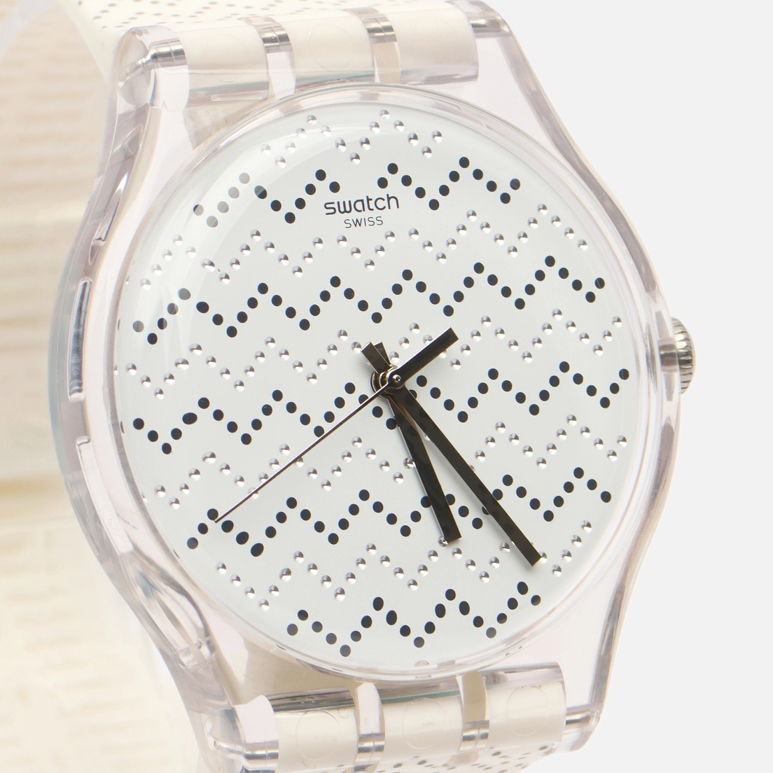 Swatch Наручные часы Wavey Dots