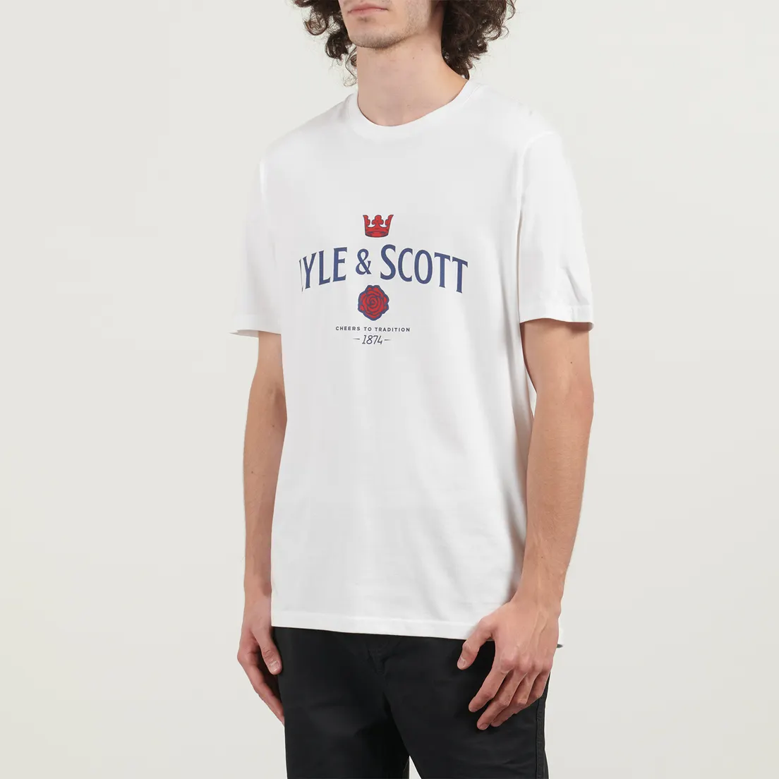 Lyle & Scott Мужская футболка Cheers To Tradition Graphic